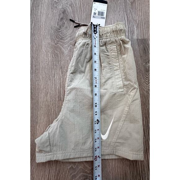Nike | Women's Standard Fit High Rise Shorts | NWT | Tan/Khaki | SZ‎ XS - Picture 2 of 7